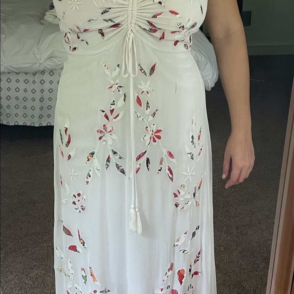 White farm rio maxi with flower detail size 12 - Picture 11 of 11